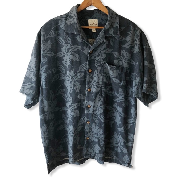 Tommy Bahama Other - 🎄5/$25 Tommy Bahama Silk Tropical Button Down Top